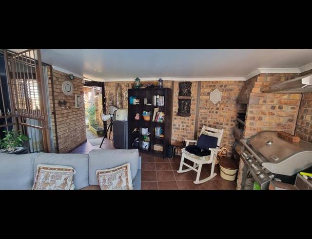 4 BEDROOM HOUSE FOR SALE IN WIERDAGLEN ESTATE